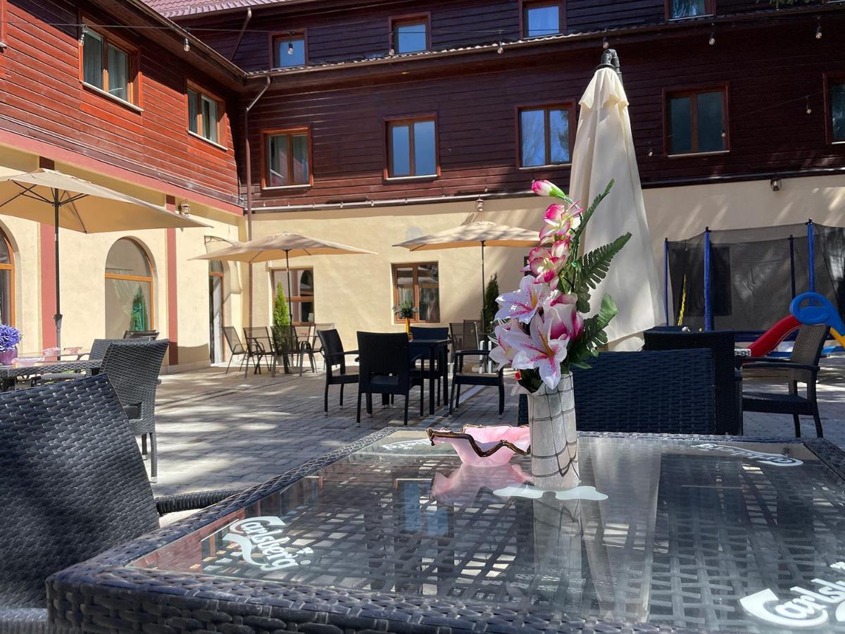 Voila Inn Predeal Exterior foto
